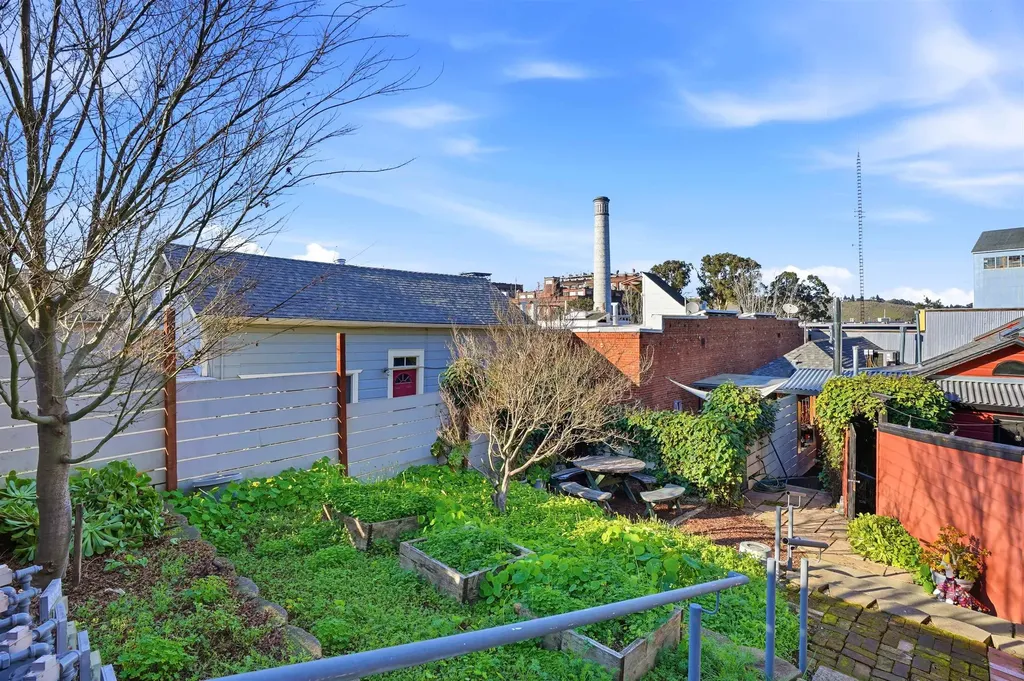 733 Loring Avenue Crockett CA 94525