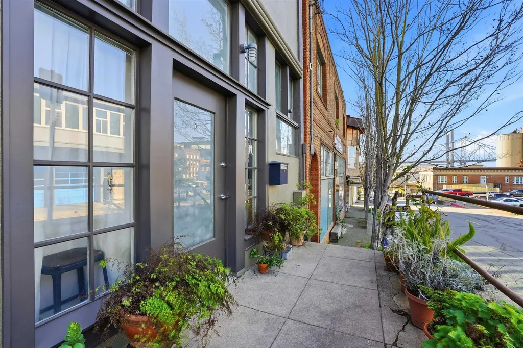 733 Loring Avenue Crockett CA 94525