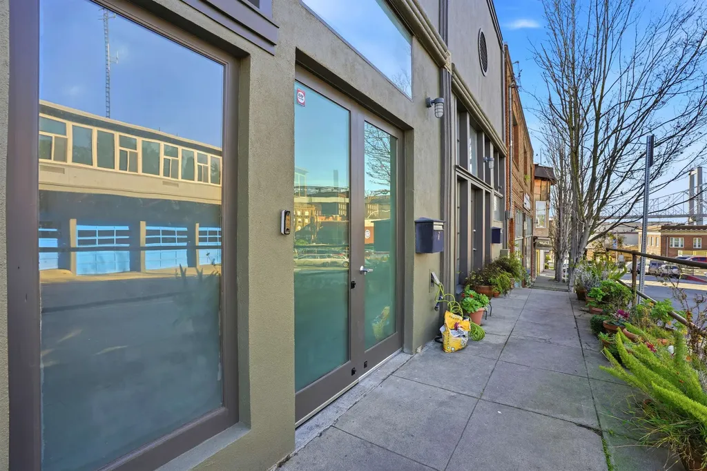 733 Loring Avenue Crockett CA 94525