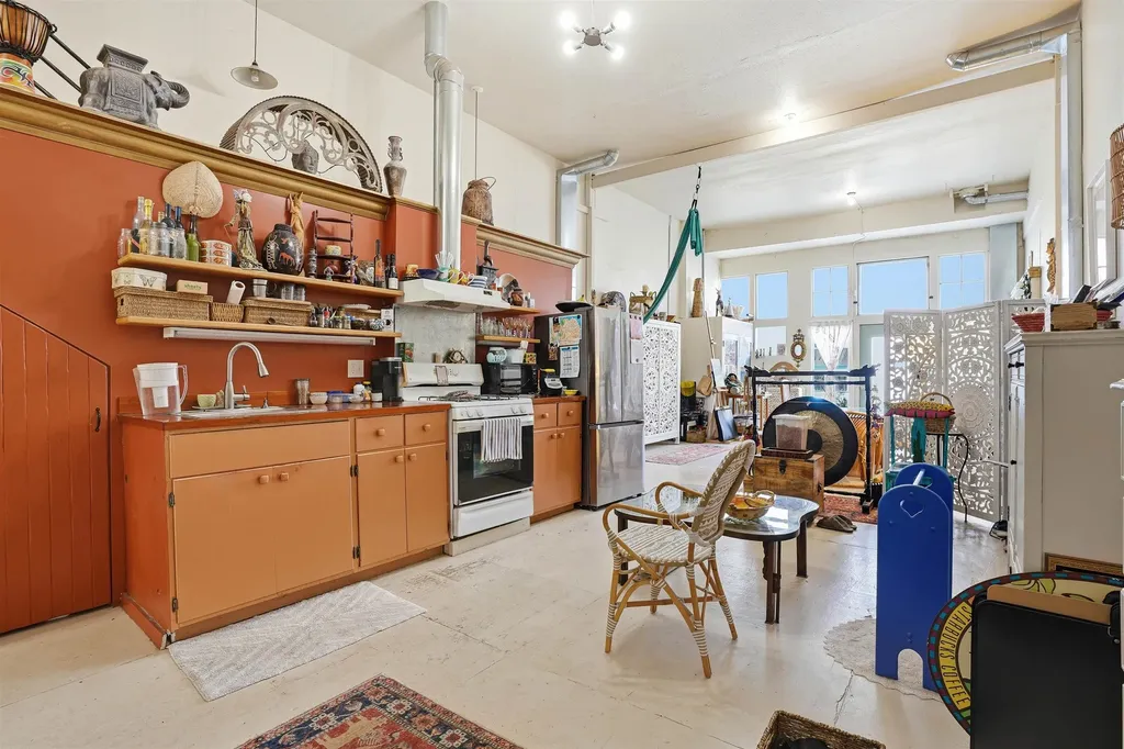 733 Loring Avenue Crockett CA 94525