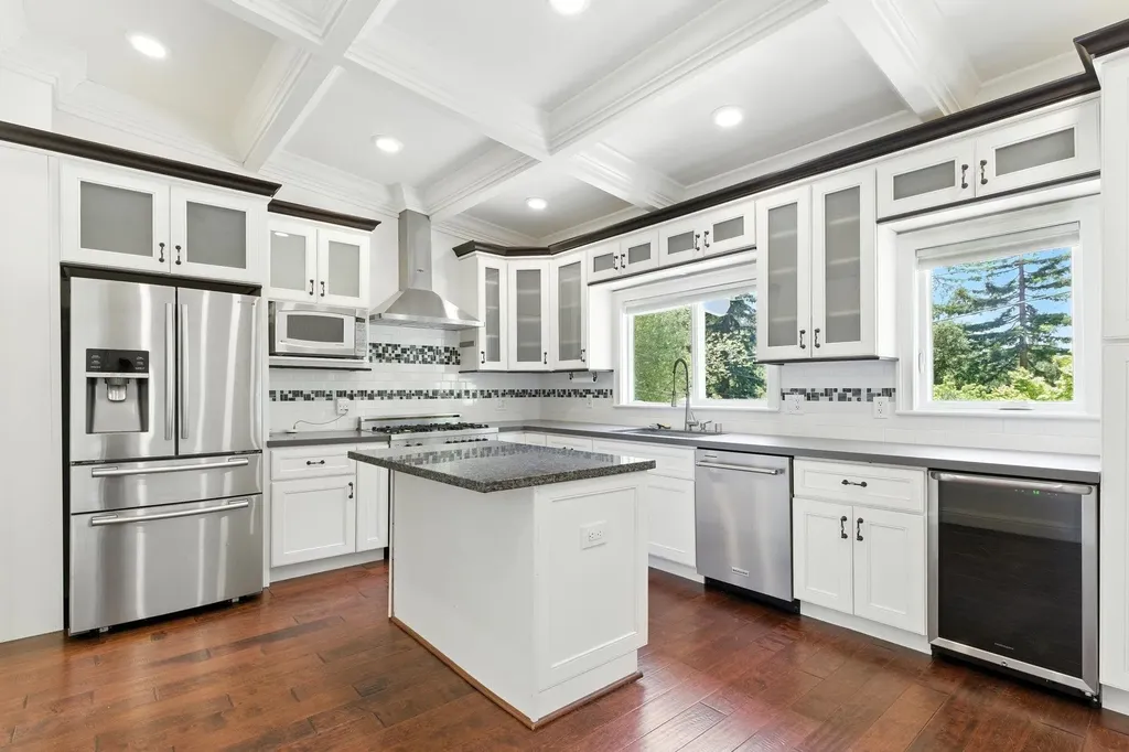 18 Conrad Court Oakland CA 94611