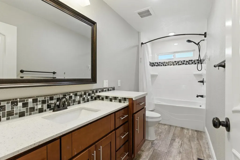 18 Conrad Court Oakland CA 94611