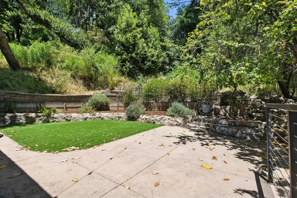 18 Conrad Court Oakland CA 94611