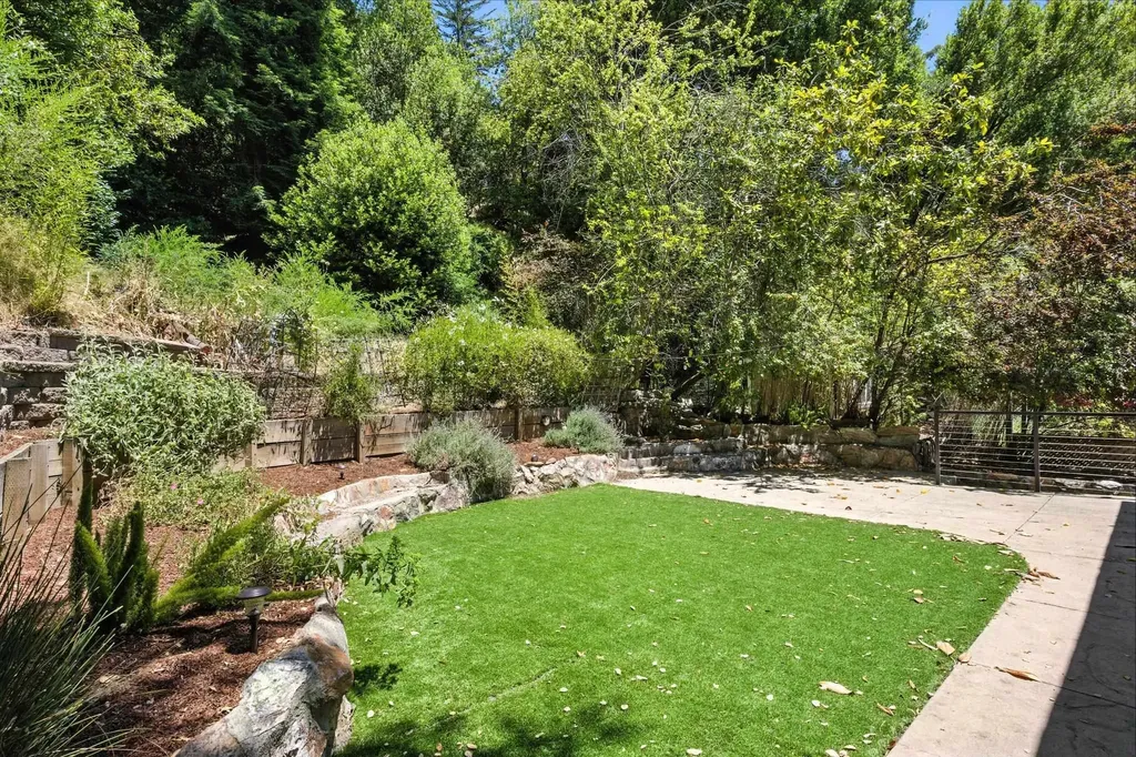 18 Conrad Court Oakland CA 94611