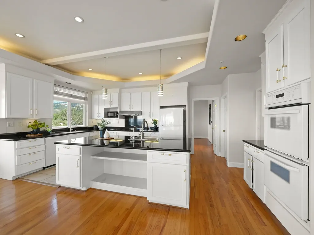 6070 Mazuela Drive Oakland CA 94611