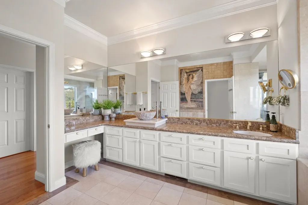 6070 Mazuela Drive Oakland CA 94611