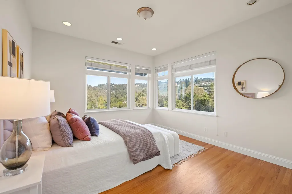 6070 Mazuela Drive Oakland CA 94611