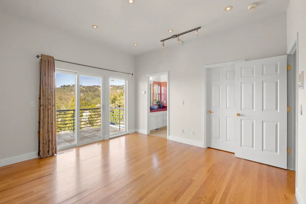 6070 Mazuela Drive Oakland CA 94611