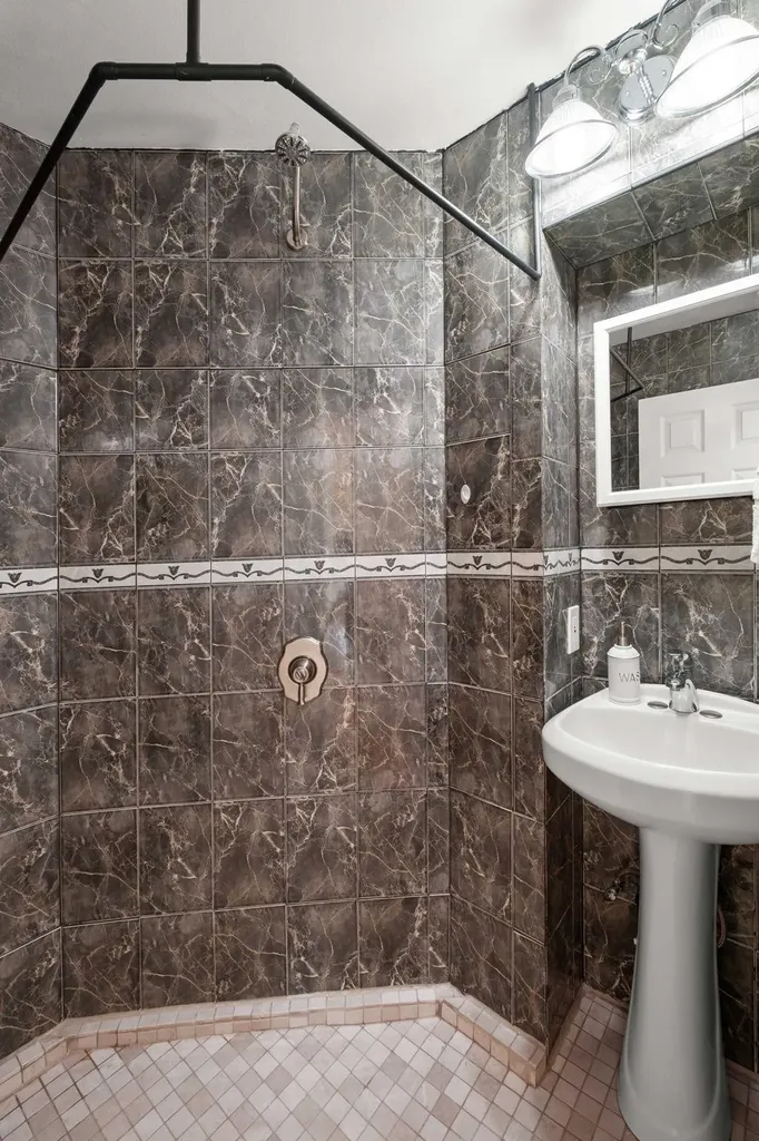 6070 Mazuela Drive Oakland CA 94611