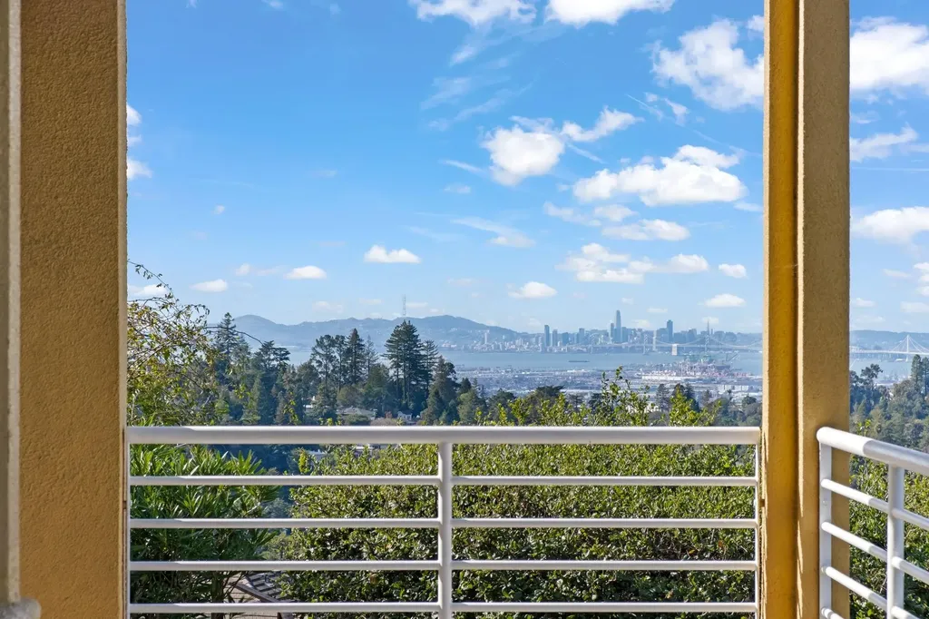 6070 Mazuela Drive Oakland CA 94611