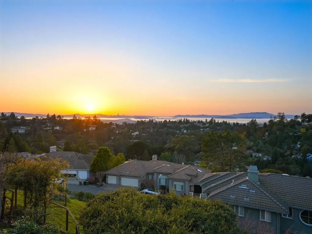 6070 Mazuela Drive Oakland CA 94611