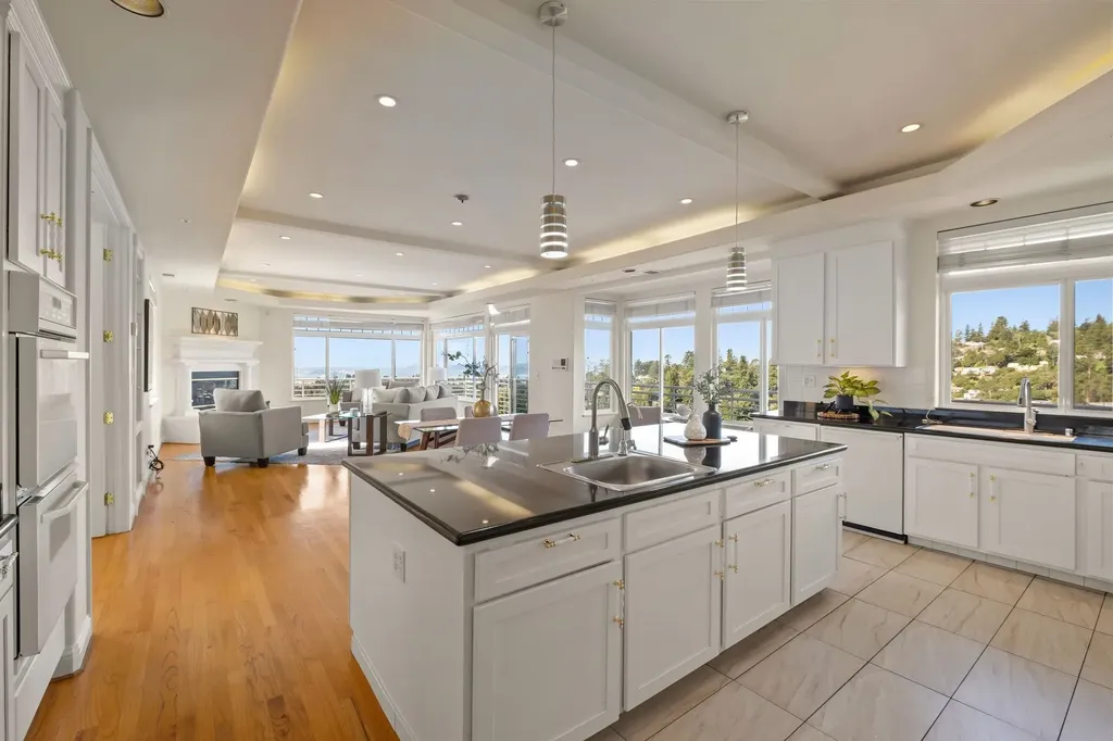 6070 Mazuela Drive Oakland CA 94611