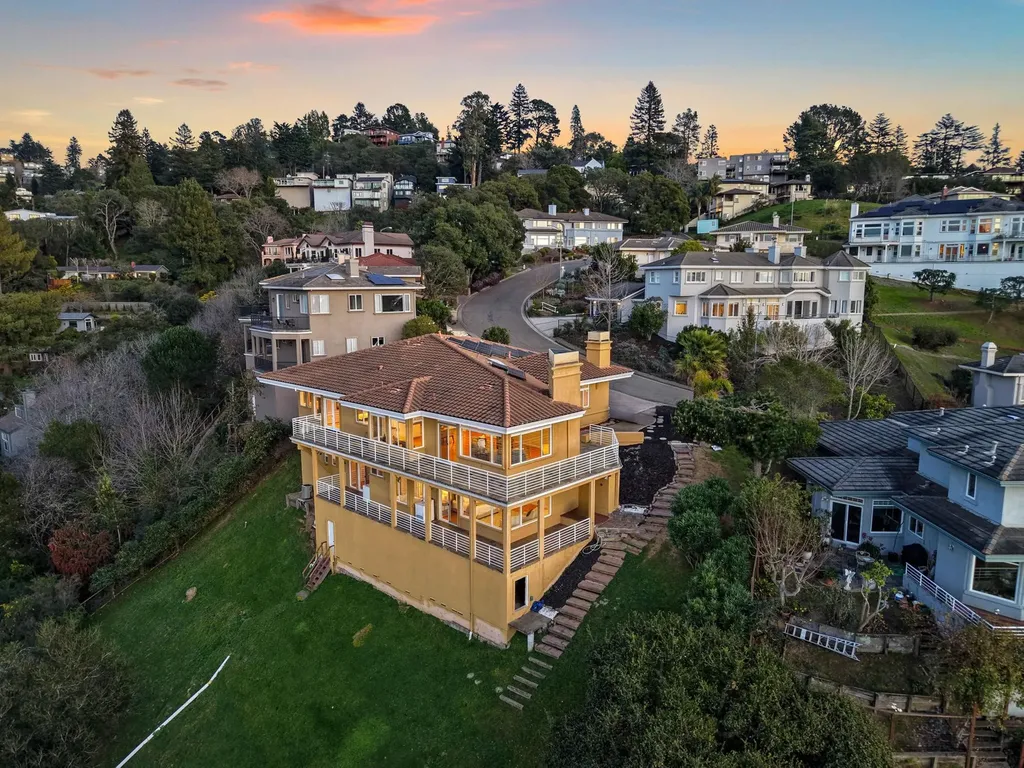 6070 Mazuela Drive Oakland CA 94611