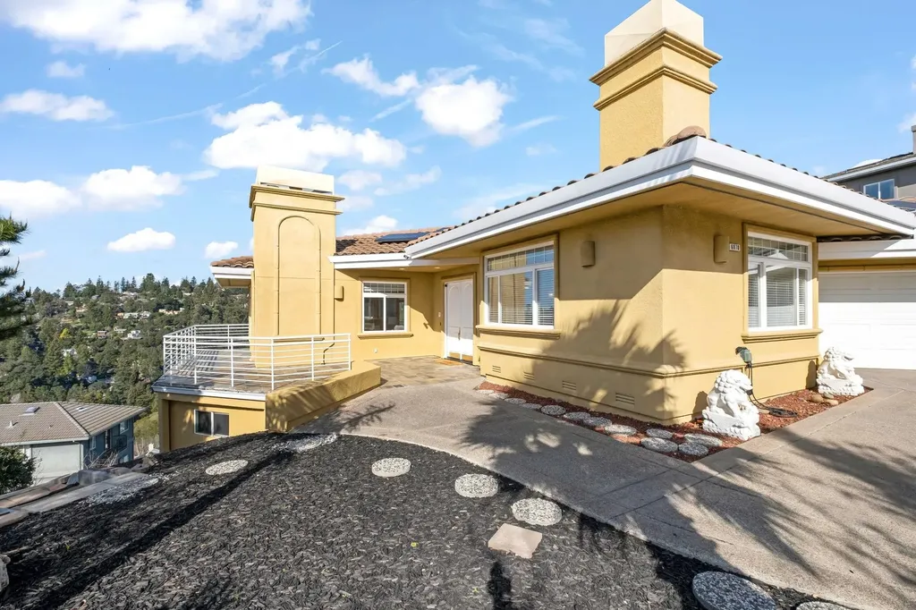 6070 Mazuela Drive Oakland CA 94611