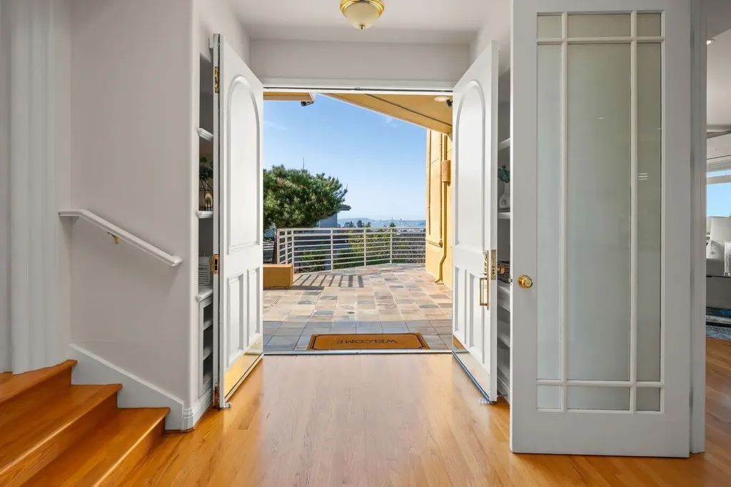 6070 Mazuela Drive Oakland CA 94611