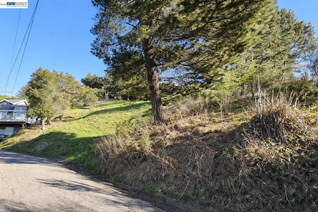 6842 Armour Drive Oakland CA 94611