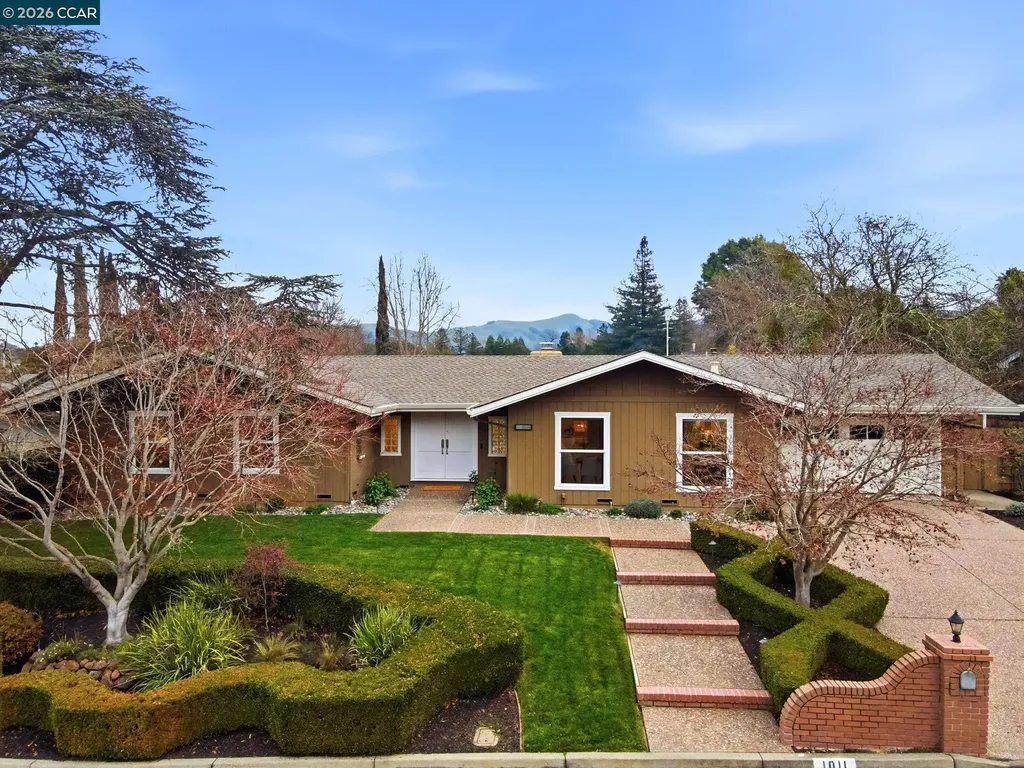 1011 Del Rio Way Moraga CA 94556