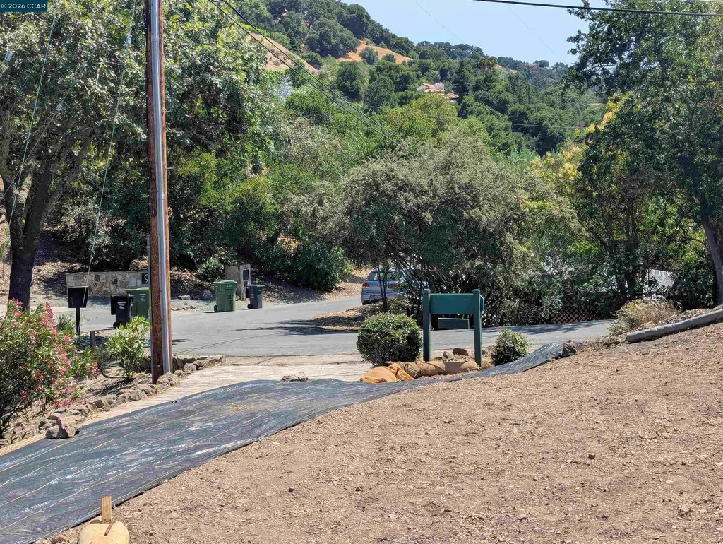 13 St. James Court Orinda CA 94563