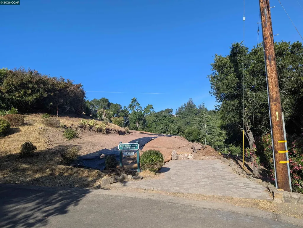 13 St. James Court Orinda CA 94563
