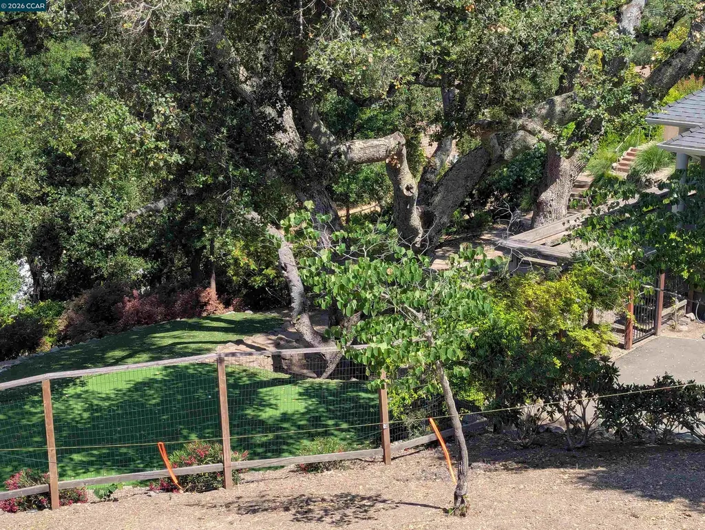 13 St. James Court Orinda CA 94563