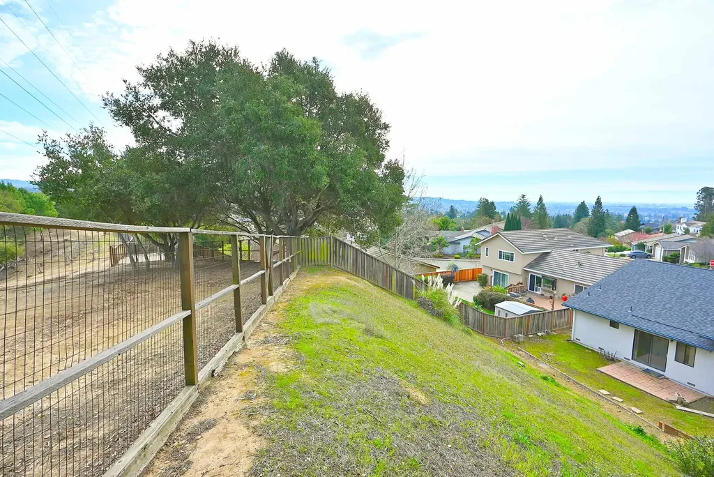 17764 Columbia Drive Castro Valley CA 94552