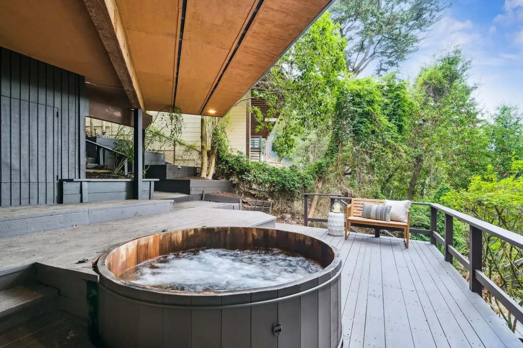 2835 Morley Drive Oakland CA 94611