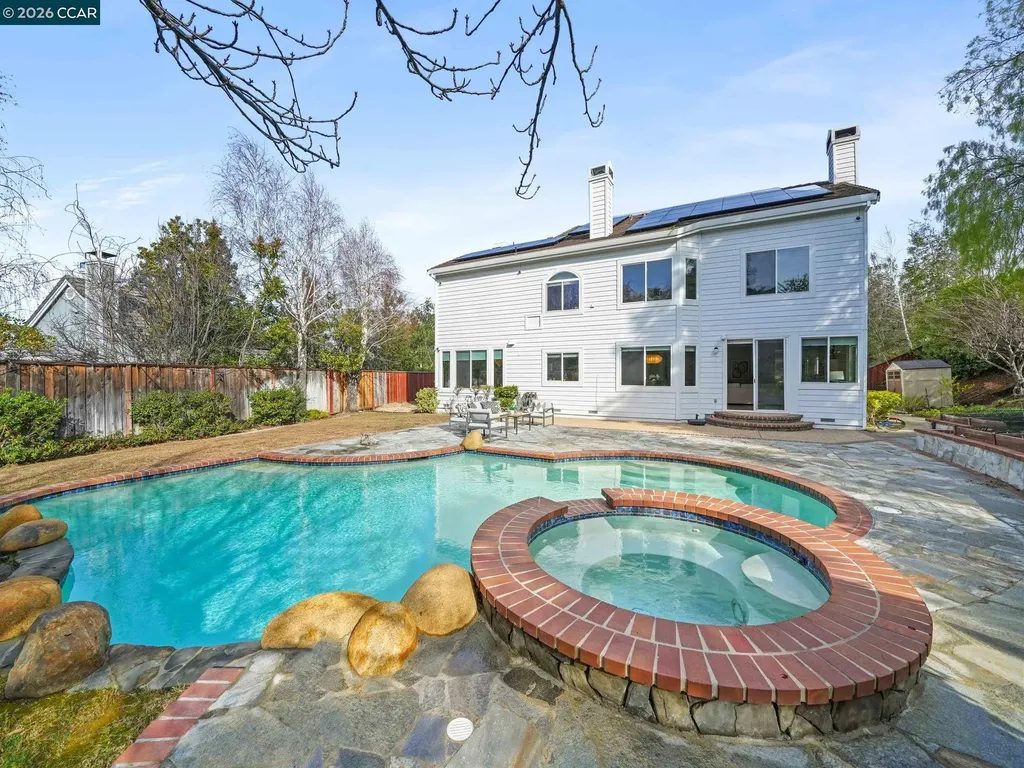 376 Blue Oak Lane Clayton CA 94517