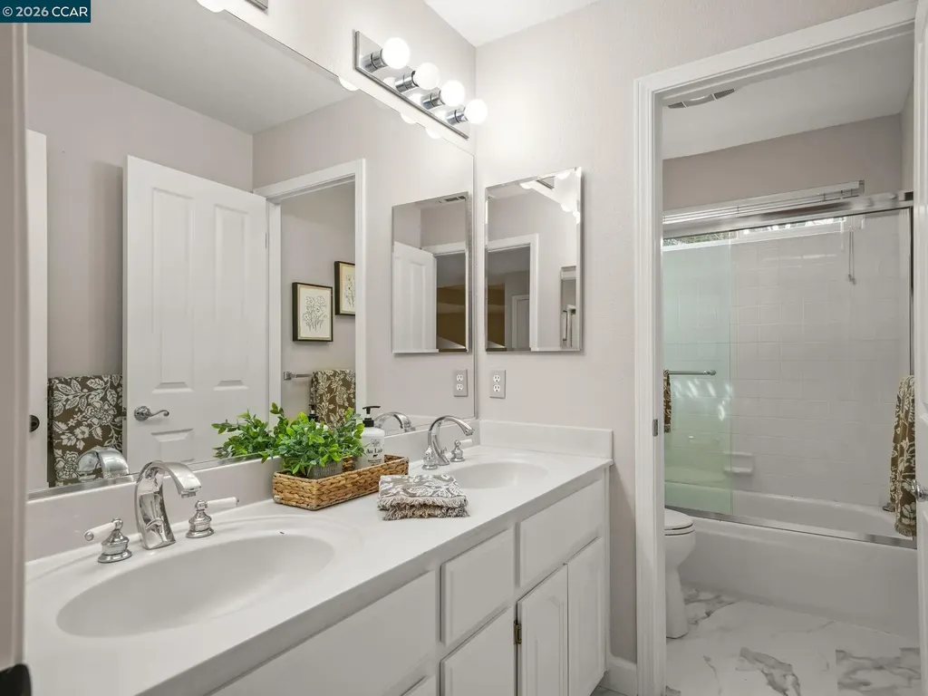 376 Blue Oak Lane Clayton CA 94517