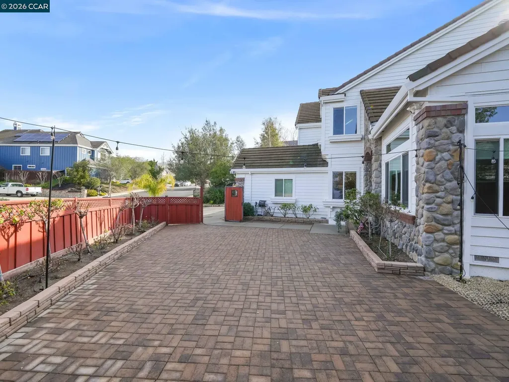 376 Blue Oak Lane Clayton CA 94517