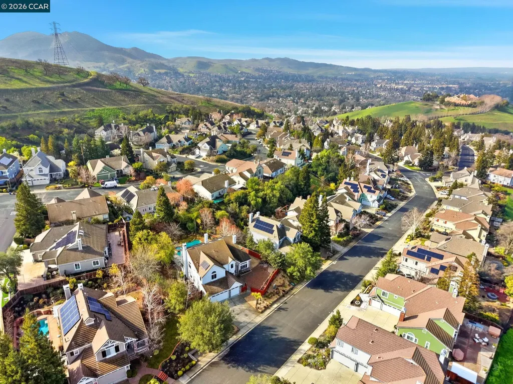 376 Blue Oak Lane Clayton CA 94517