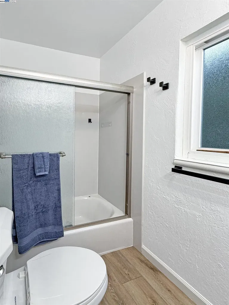 1516 Grove Way Hayward CA 94546