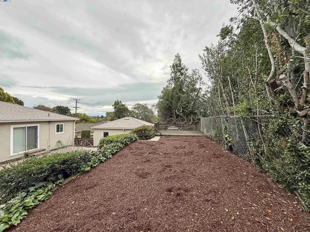 1516 Grove Way Hayward CA 94546