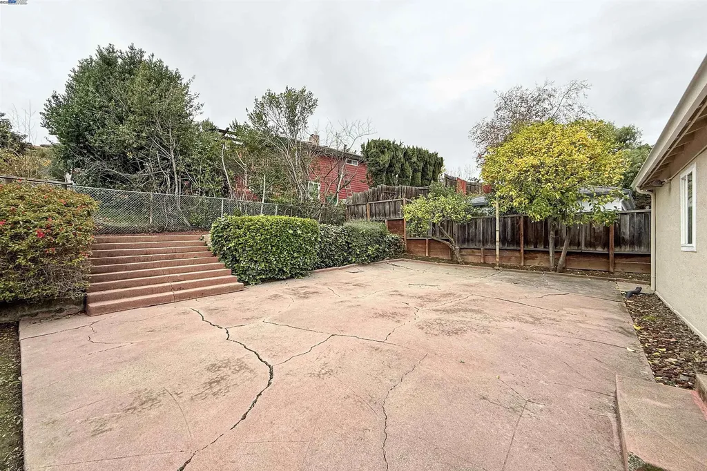 1516 Grove Way Hayward CA 94546