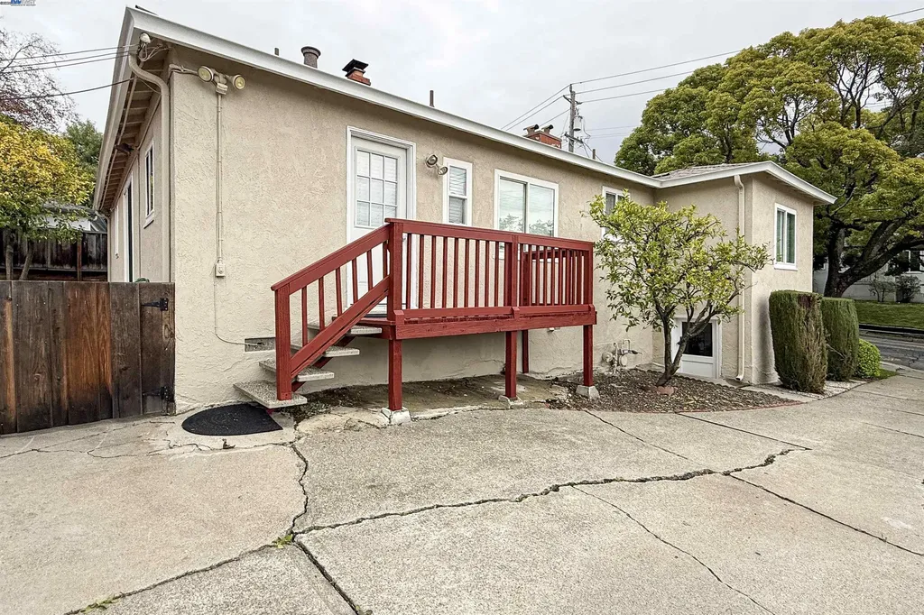 1516 Grove Way Hayward CA 94546