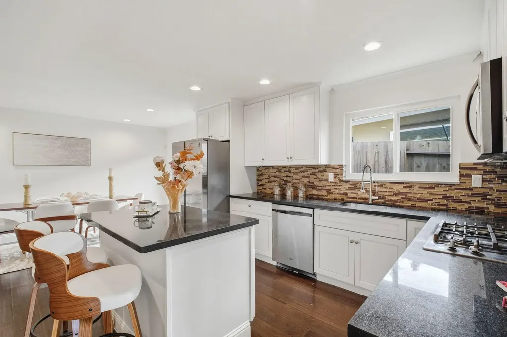 3247 Revere Avenue Oakland CA 94605