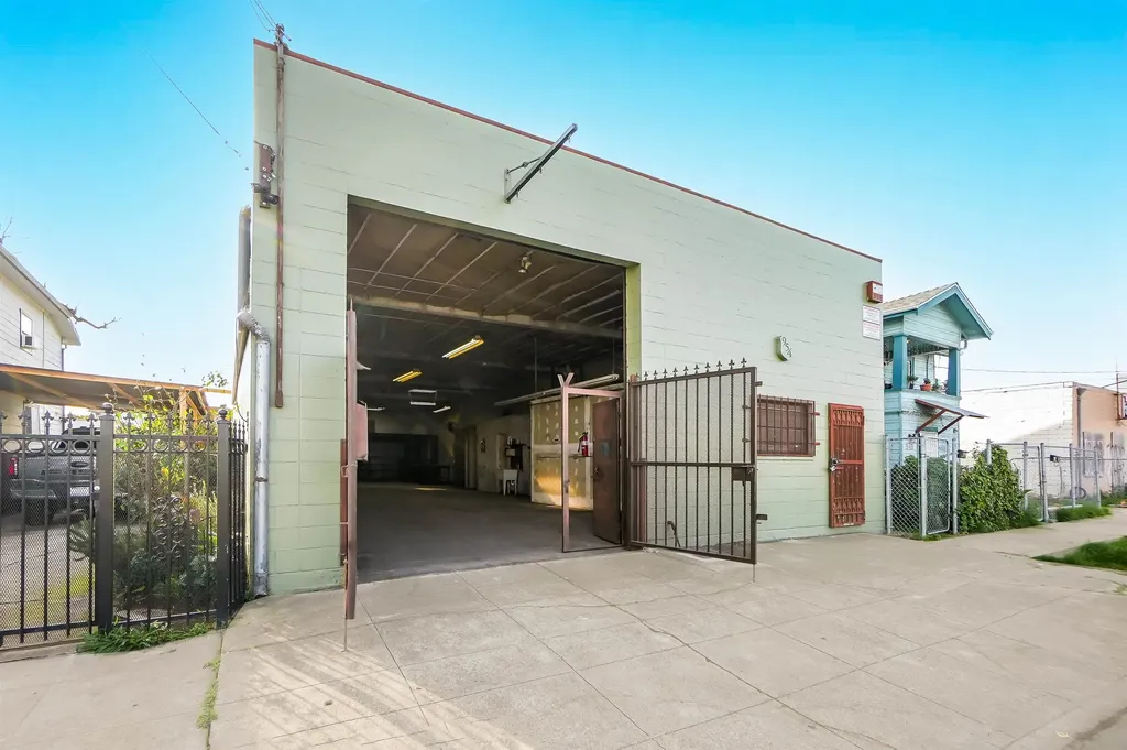 954 86th Avenue Oakland CA 94621