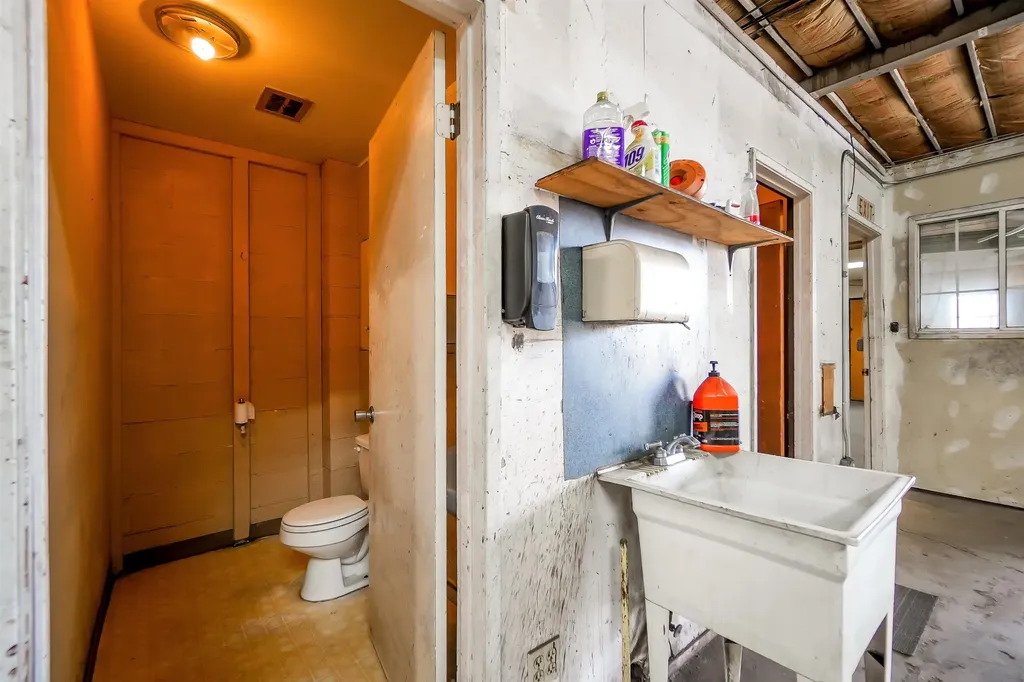 954 86th Avenue Oakland CA 94621