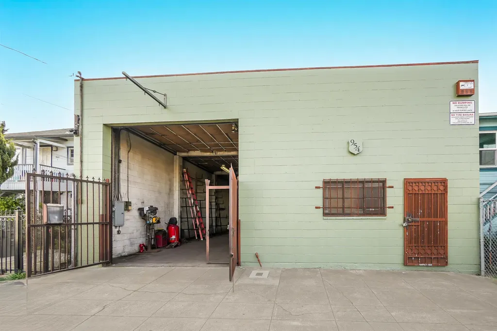 954 86th Avenue Oakland CA 94621
