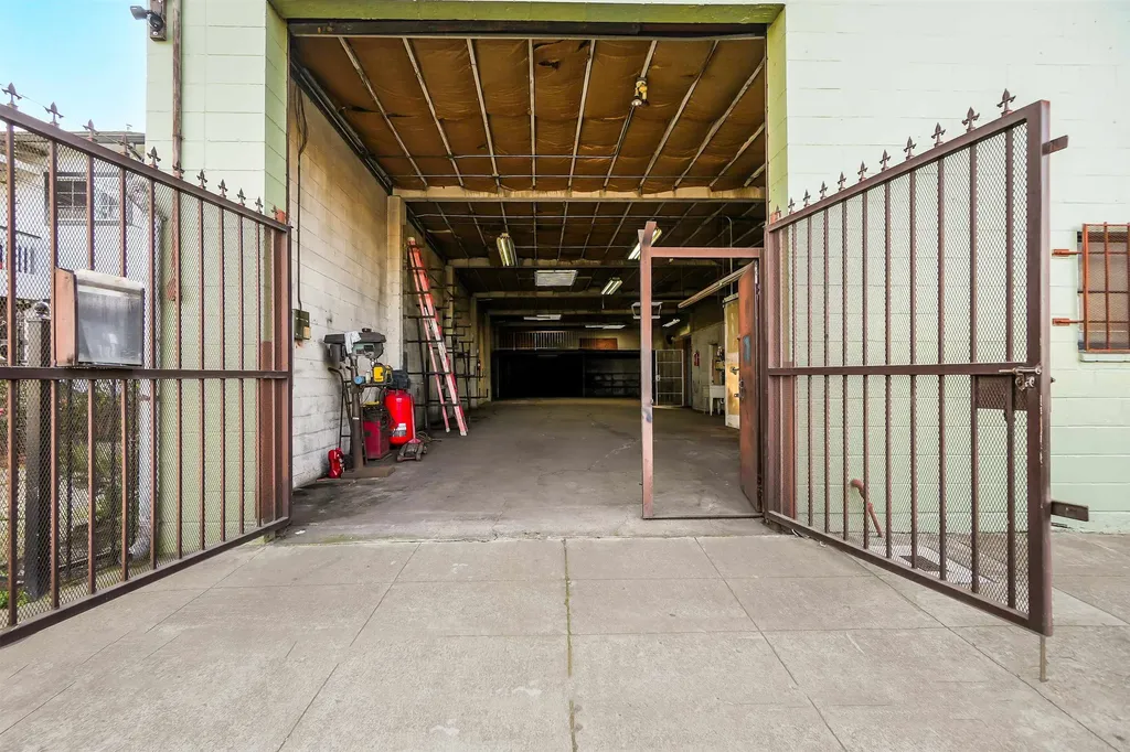 954 86th Avenue Oakland CA 94621