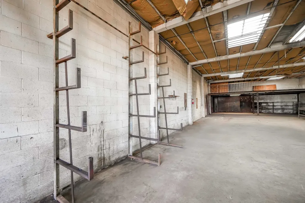 954 86th Avenue Oakland CA 94621