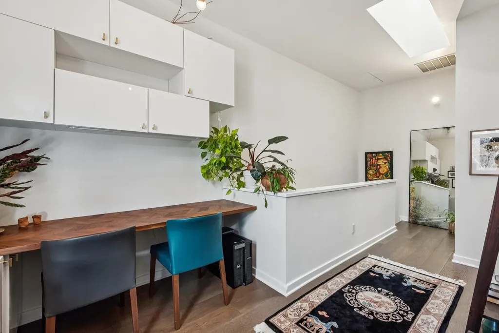 9 Ealing Lane Oakland CA 94608