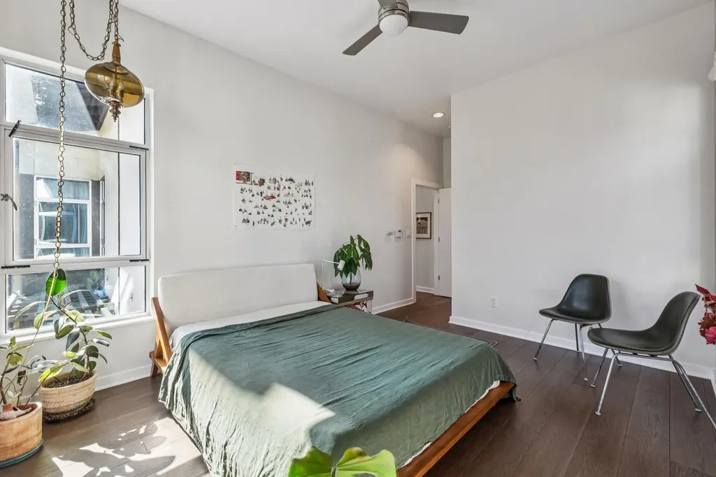 9 Ealing Lane Oakland CA 94608