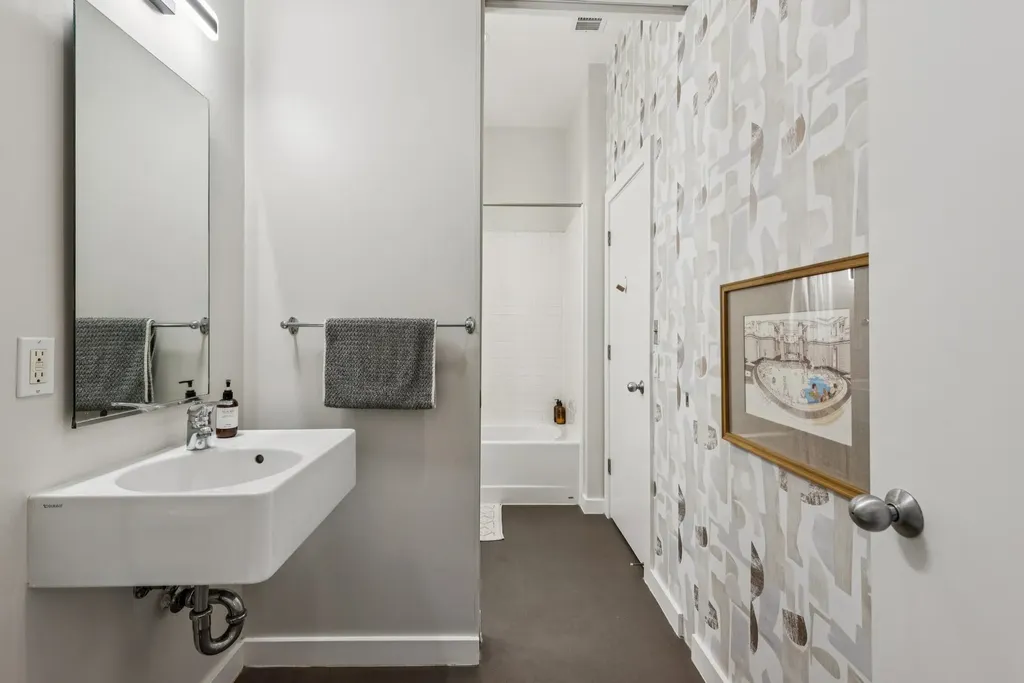 9 Ealing Lane Oakland CA 94608