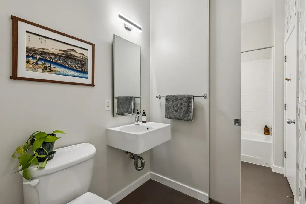 9 Ealing Lane Oakland CA 94608