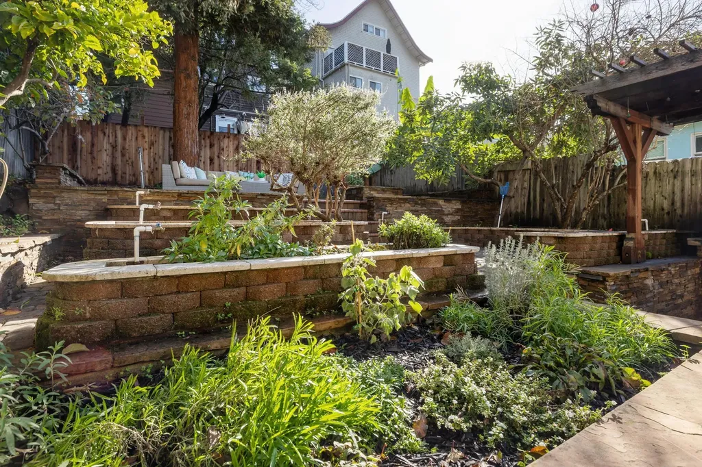 3340 Harrison Street Oakland CA 94611