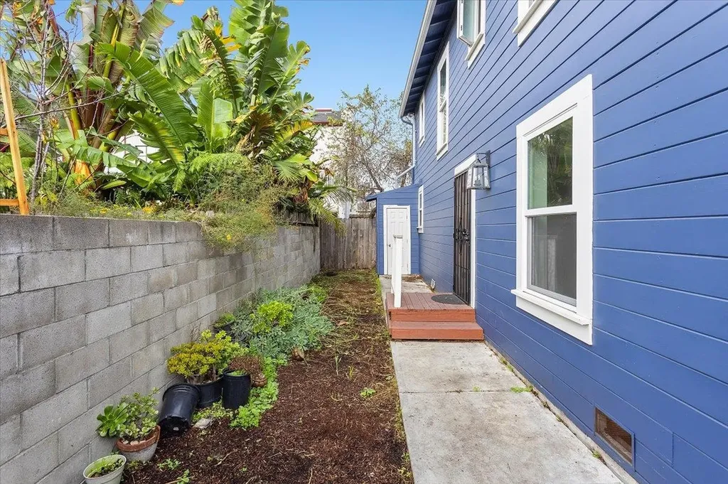 3029 Chestnut Street Oakland CA 94608