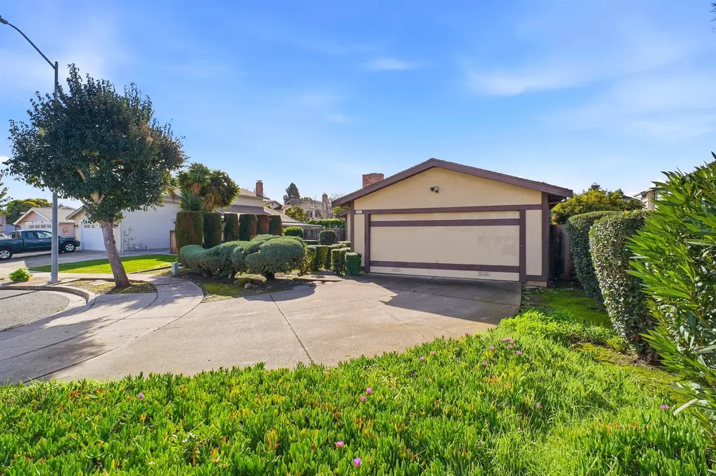34311 Chester Court Fremont CA 94555