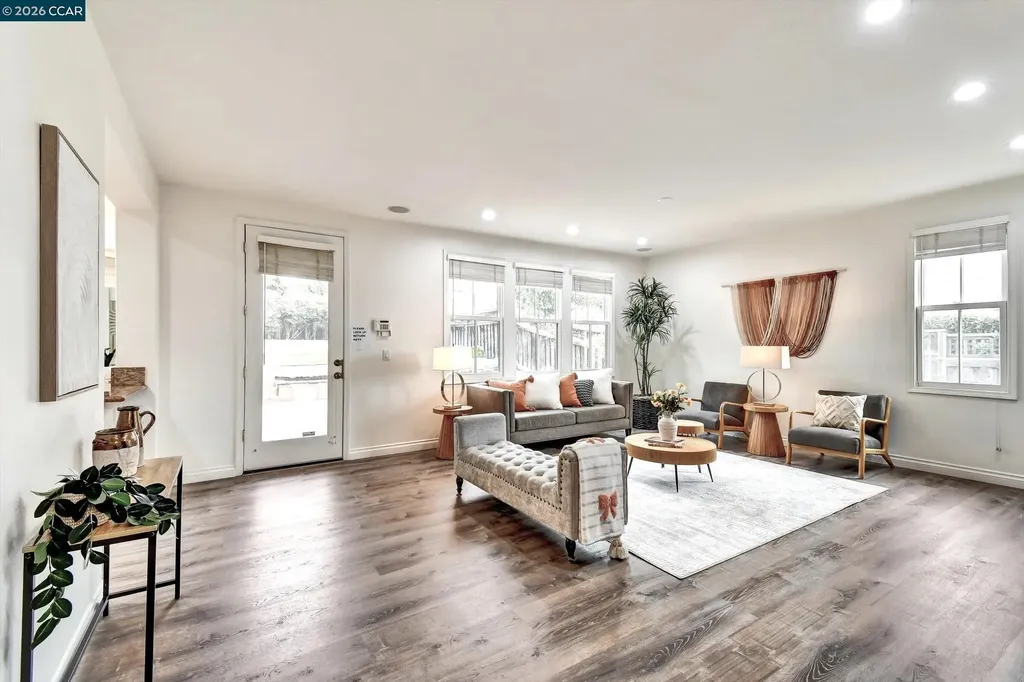 1018 Promenade Street Hercules CA 94547