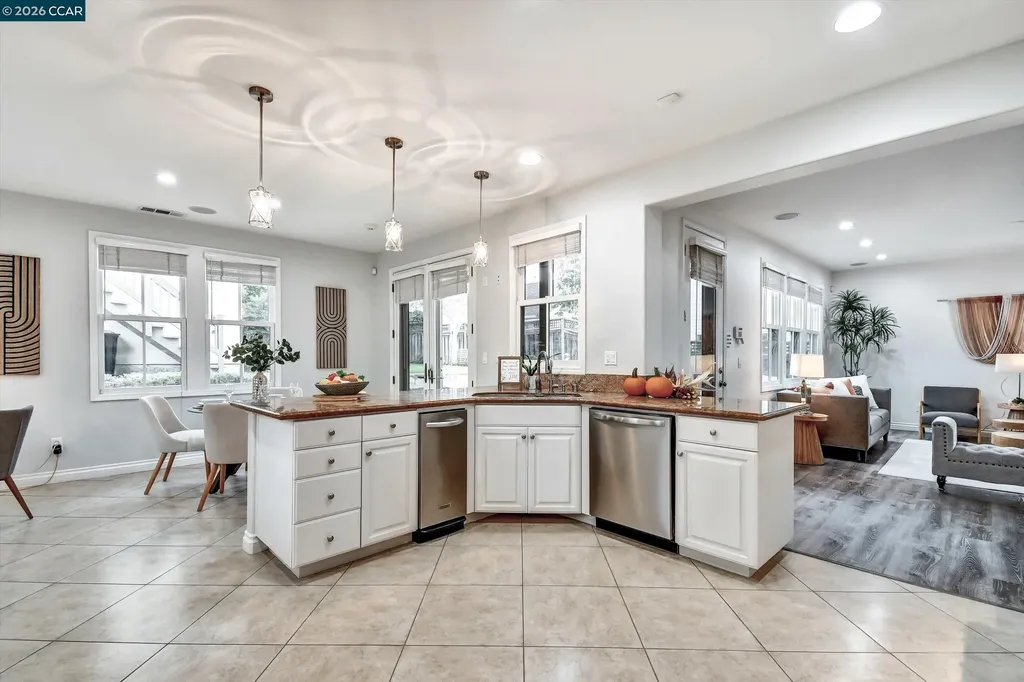 1018 Promenade Street Hercules CA 94547