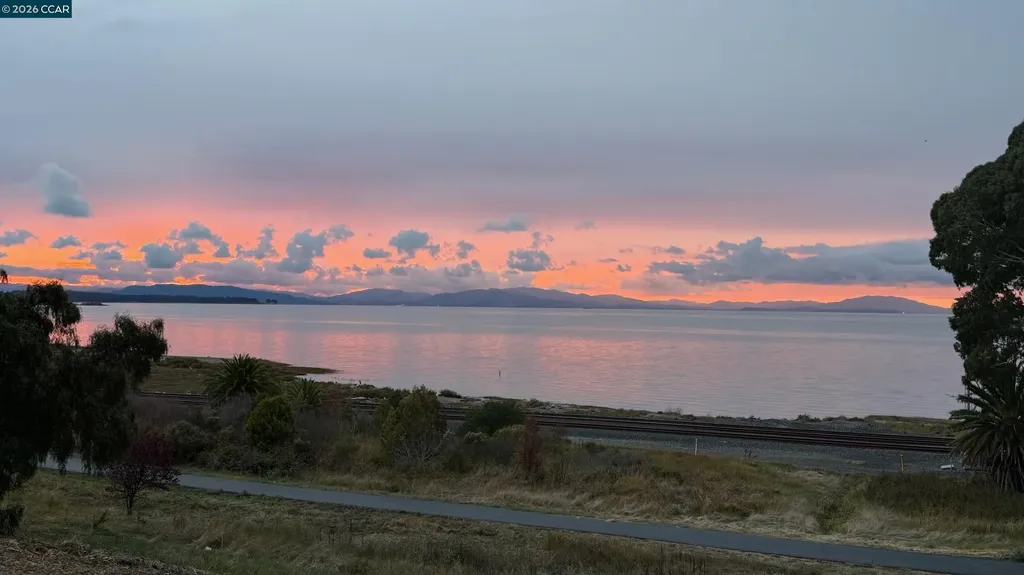 1018 Promenade Street Hercules CA 94547